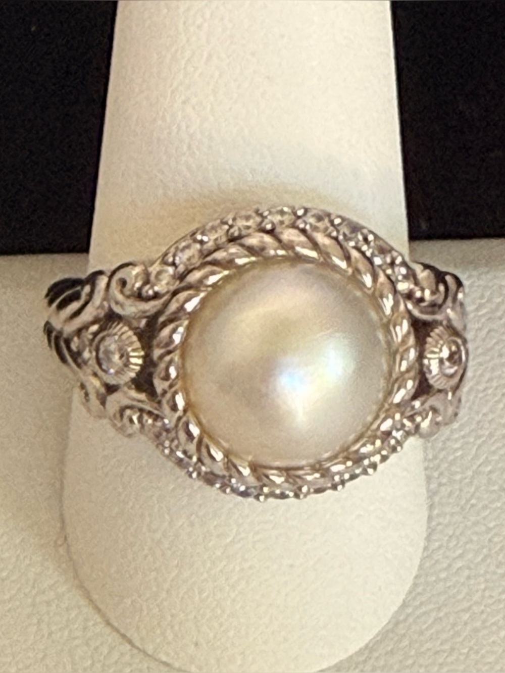 Judith Ripka Mabe Pearl Rope Design Bezel Set with CZ Stone Accents  Size 10.50